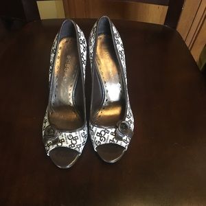 BCBG women’s high heel pumps